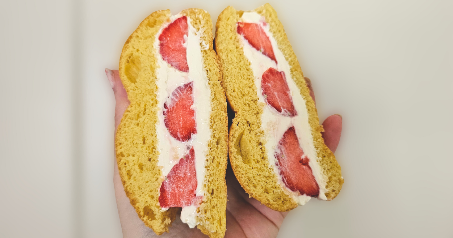 Gluten Free Strawberry and Creme Sandwich
